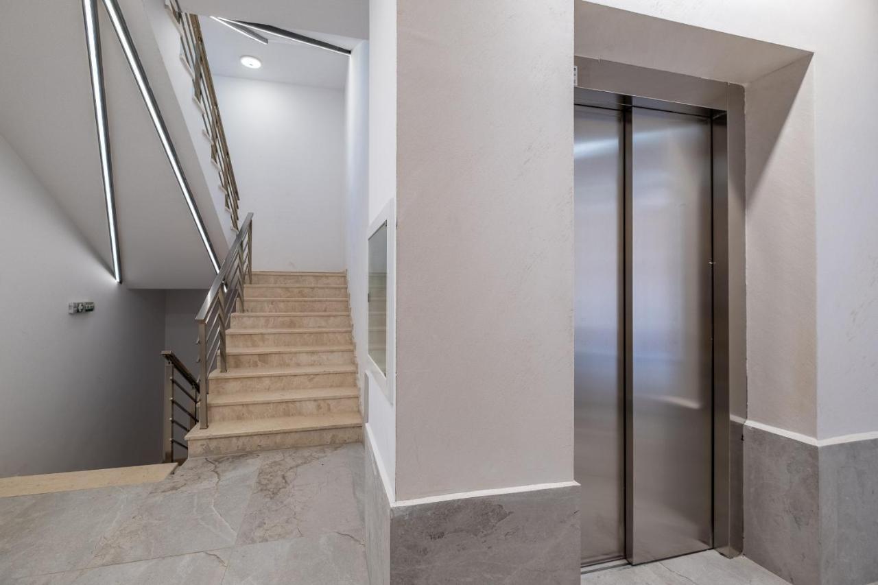 Emirates Lux Apartment And Parking Σόφια Εξωτερικό φωτογραφία