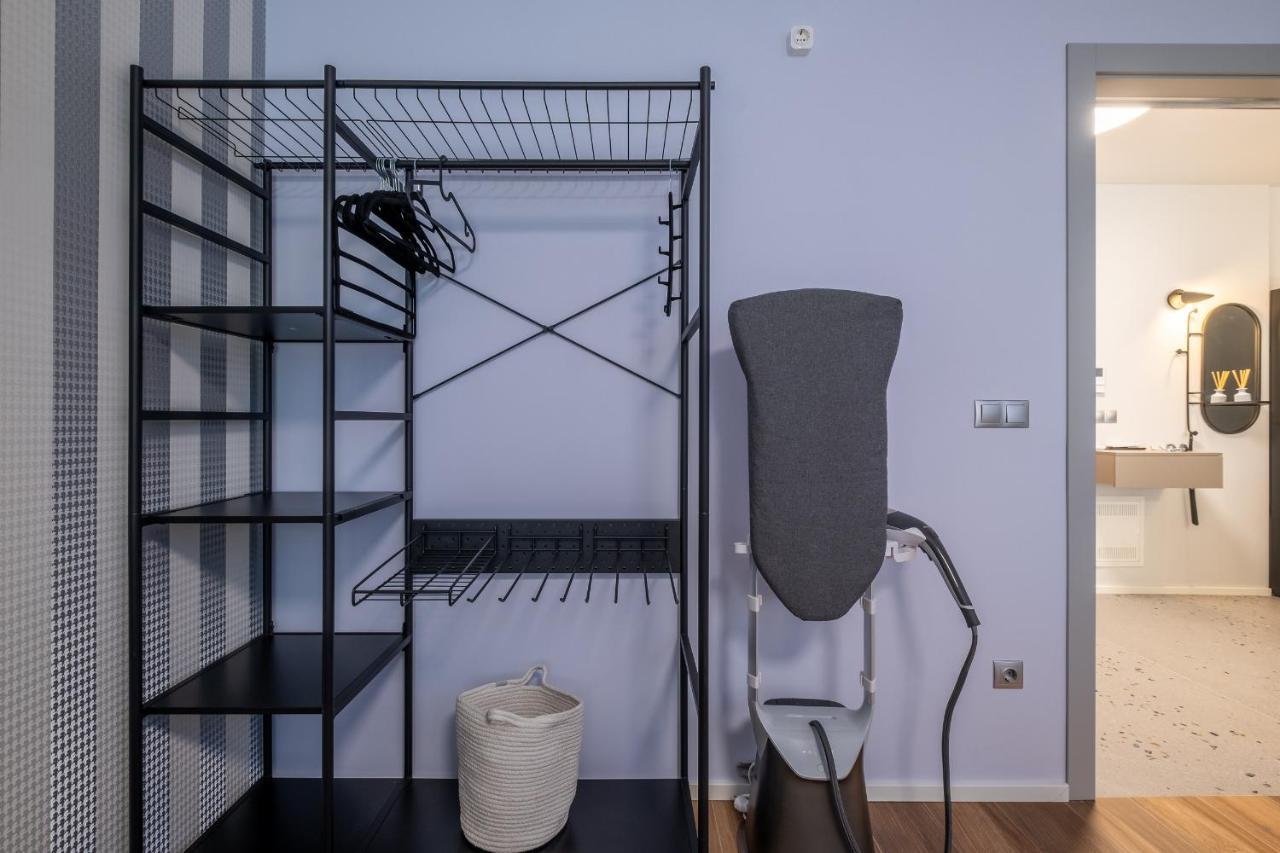 Emirates Lux Apartment And Parking Σόφια Εξωτερικό φωτογραφία